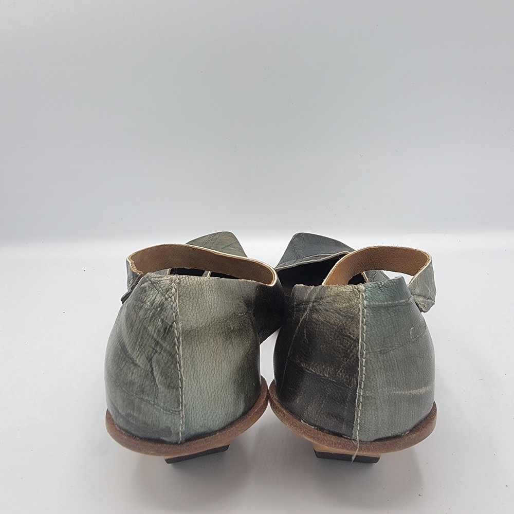 Cydwoq Elegant Green Handmaid Shoes - Picture 6 of 9